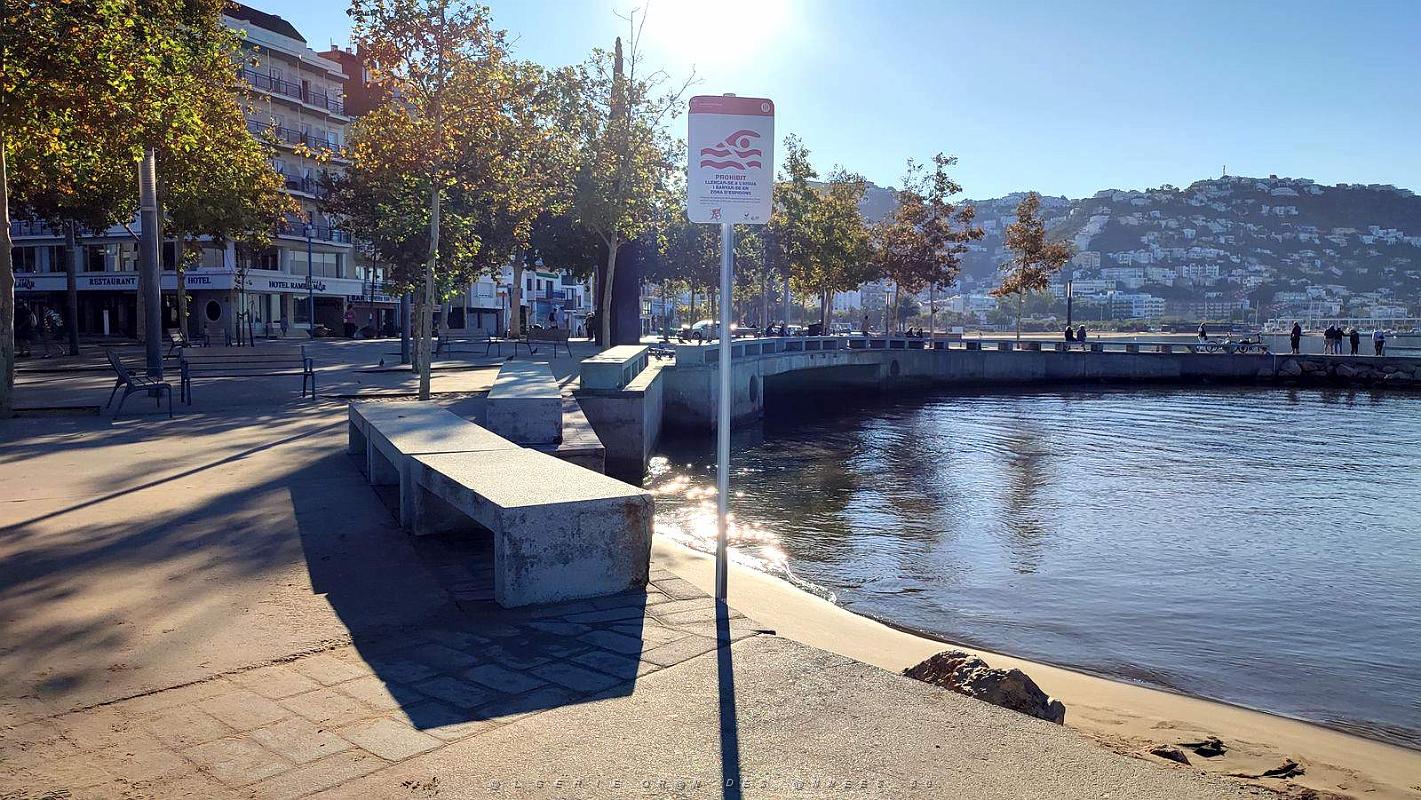 28 - Rosas - Paseo Maritime et Plage Nova.jpg